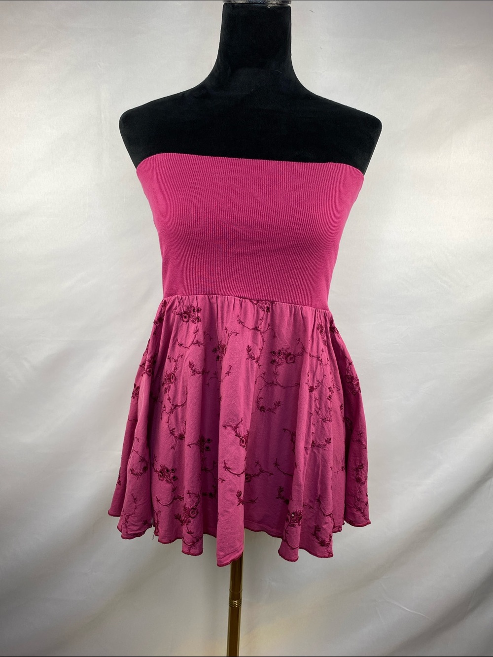 Vintage Y2K Lux Pink Strapless Eyelet Lace Embroidered Babydoll Top M